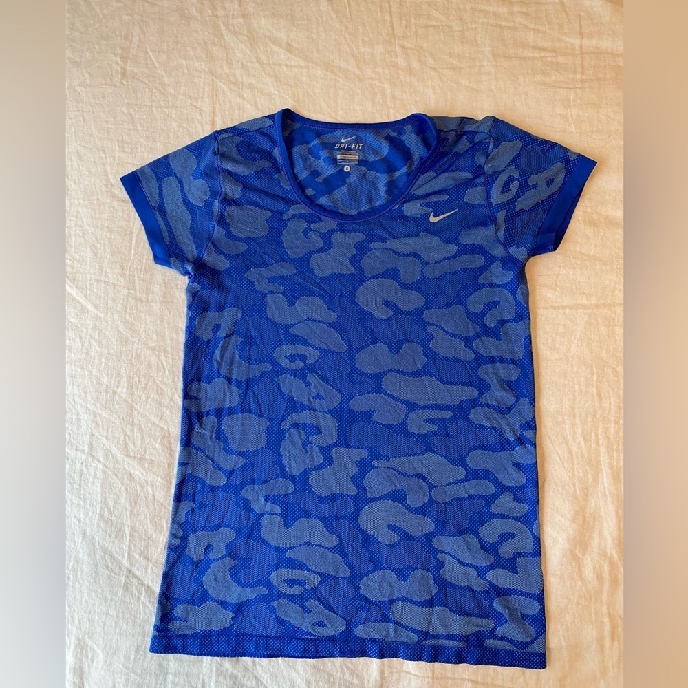 Nike Dri-Fit T-Shirt Small
